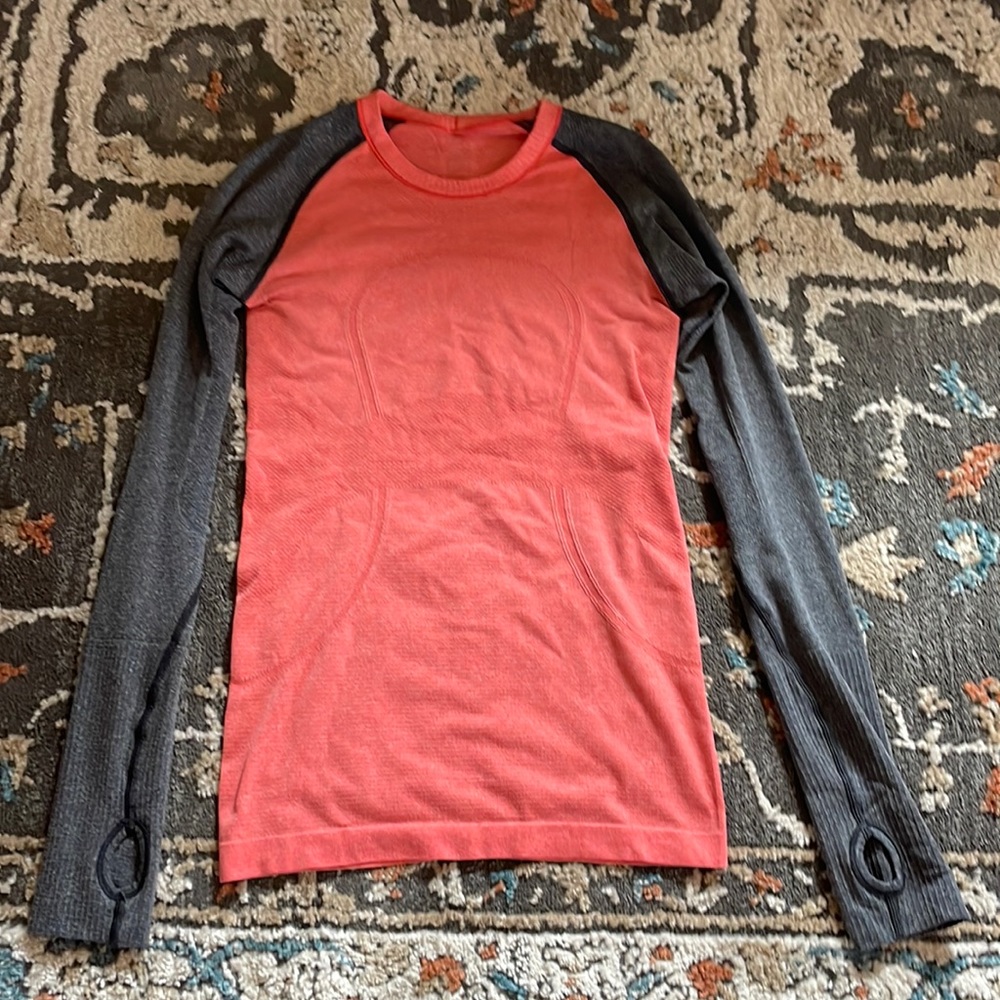 Lululemon long sleeve swiftly tech